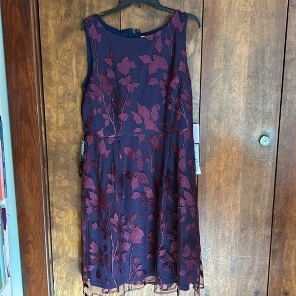 NWT JS Collection women’s embroidered boat-neck mesh dress in beautiful purple - Picture 4 of 8